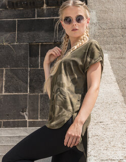 Ladies` Camo  Tee, Build Your Brand BY064 // BY064